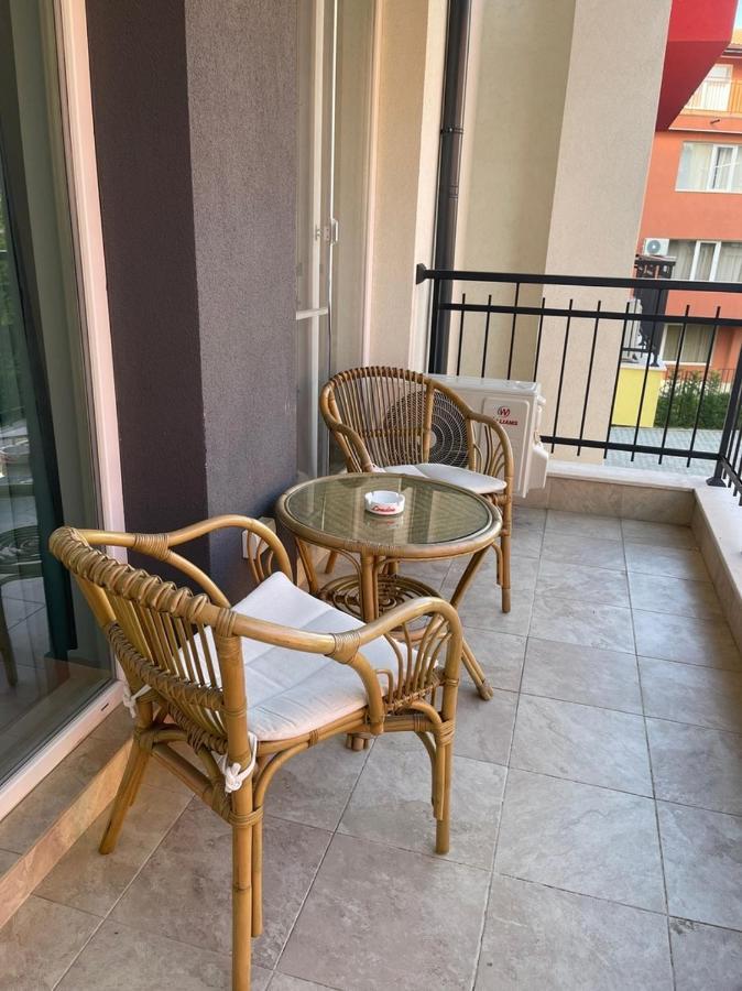 Sun&Moon Apartment Обзор Екстер'єр фото