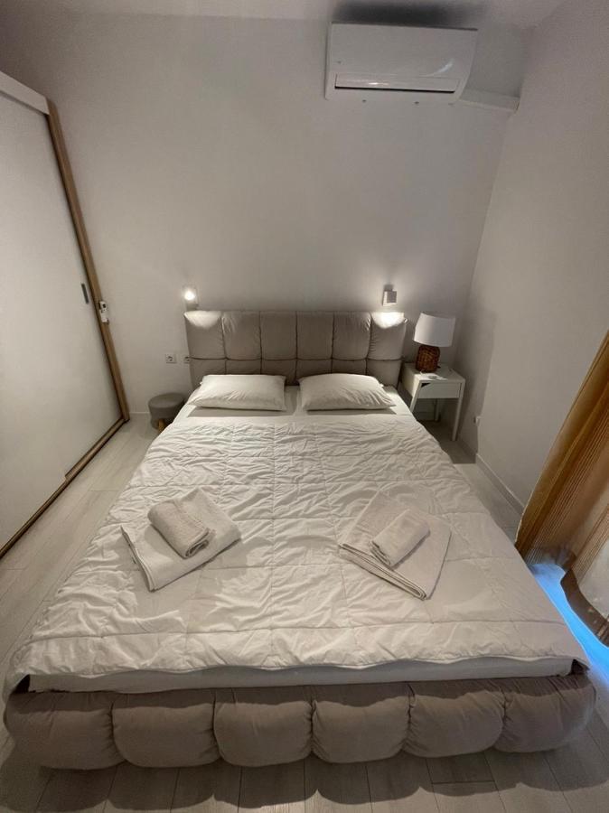 Sun&Moon Apartment Обзор Екстер'єр фото